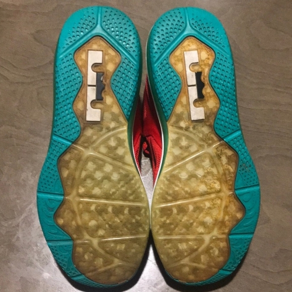 LeBron Nike - Picture 5 of 5